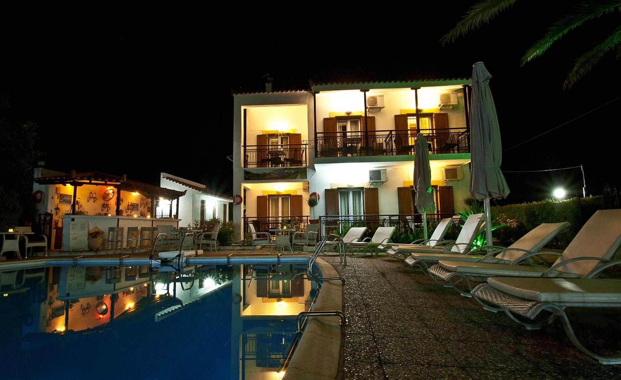 Pegasus Apartments สตาฟิลอส ภายนอก รูปภาพ